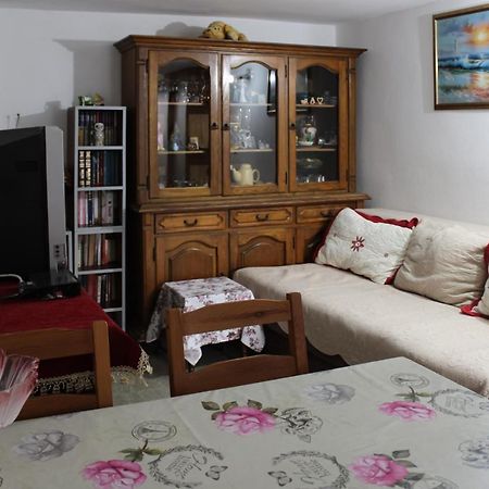 Apartman Lana Petrovac Екстериор снимка