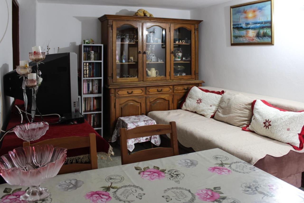 Apartman Lana Petrovac Екстериор снимка